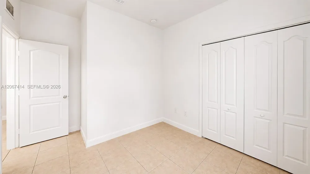 1652 SE 28th St #200 Homestead, FL 33035