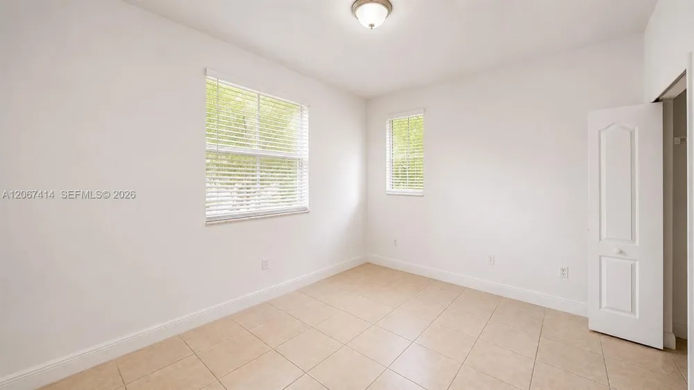 1652 SE 28th St #200 Homestead, FL 33035
