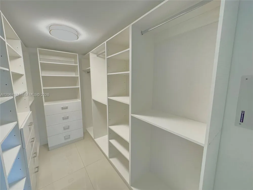 400 Sunny Isles Blvd #1221 Sunny Isles Beach, FL 33160