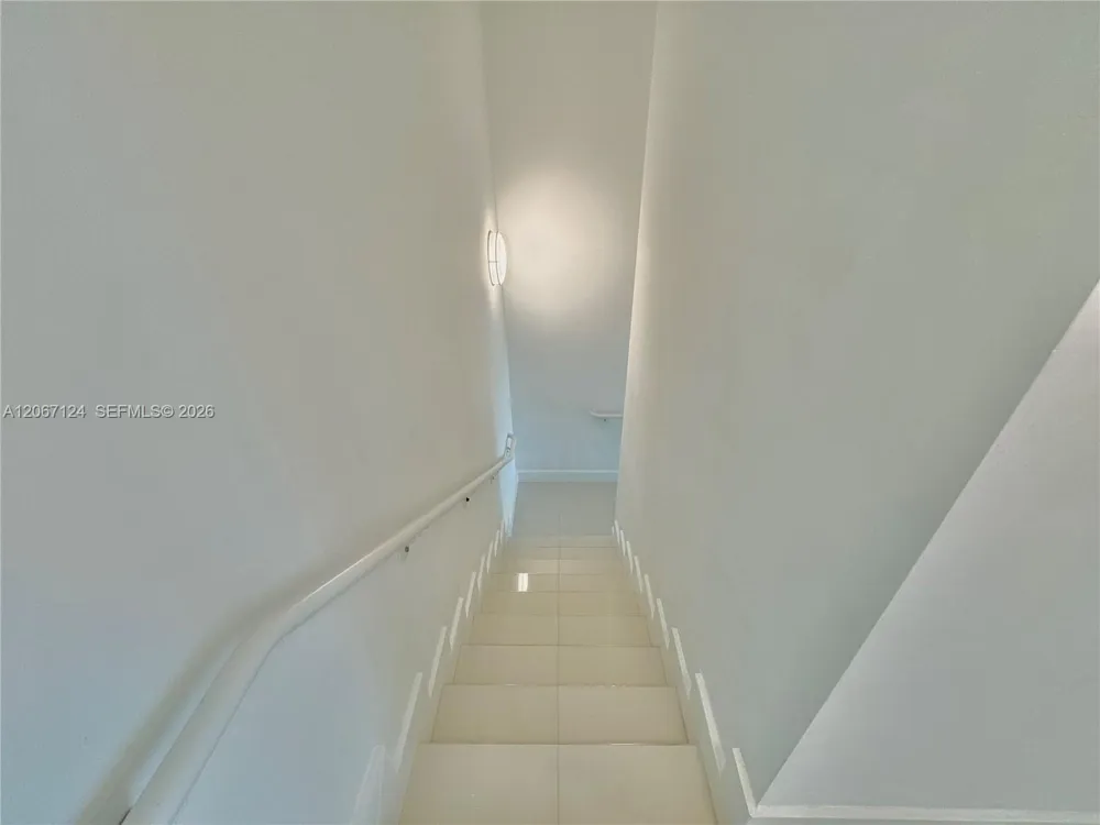 400 Sunny Isles Blvd #1221 Sunny Isles Beach, FL 33160