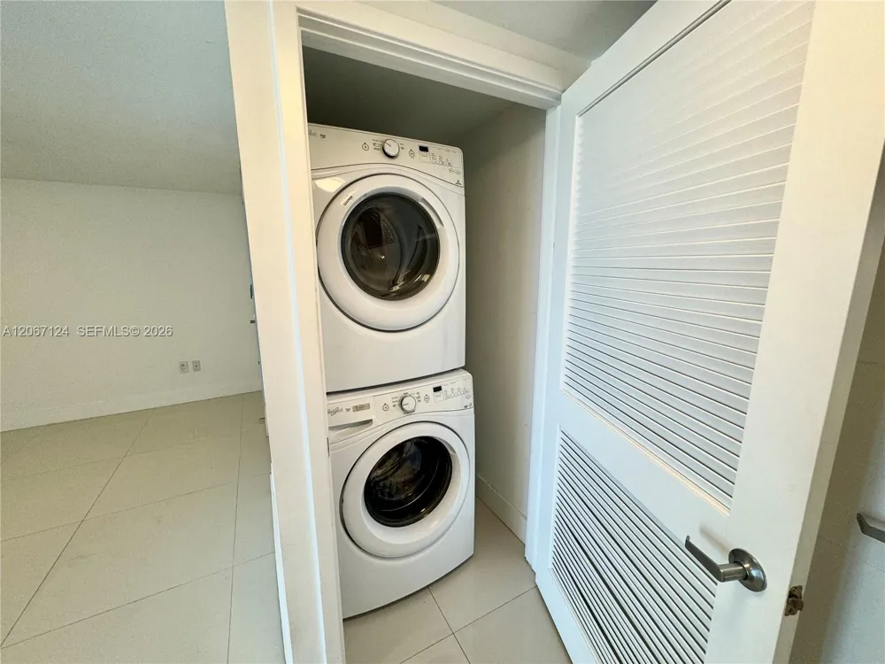 400 Sunny Isles Blvd #1221 Sunny Isles Beach, FL 33160