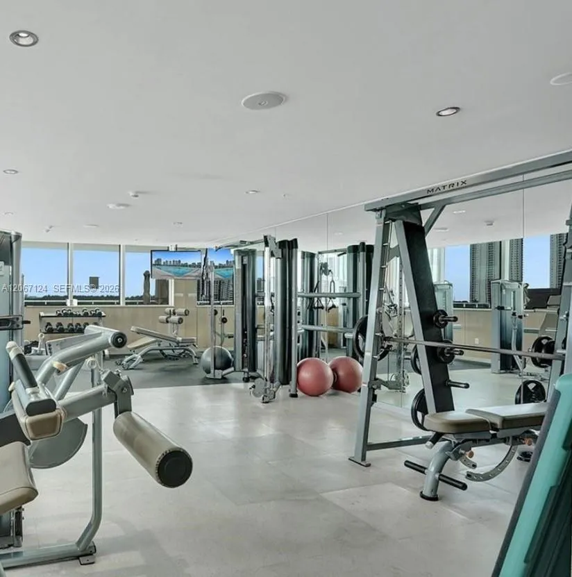 400 Sunny Isles Blvd #1221 Sunny Isles Beach, FL 33160