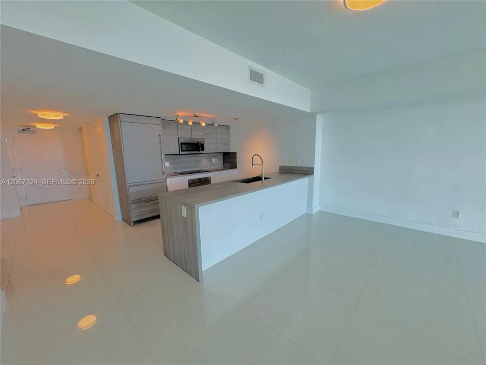 400 Sunny Isles Blvd #1221 Sunny Isles Beach, FL 33160