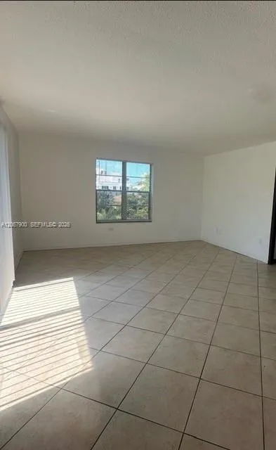1165 98 #403 Bay Harbor Islands, FL 33154