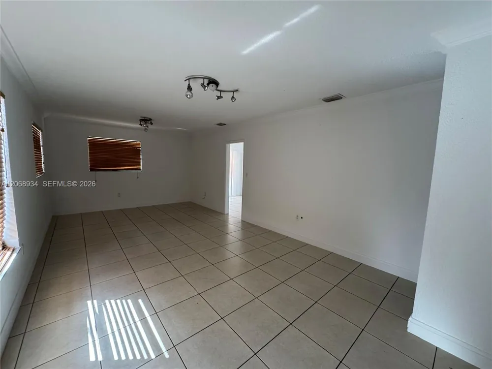 12135 SW 182nd Ter Miami, FL 33177