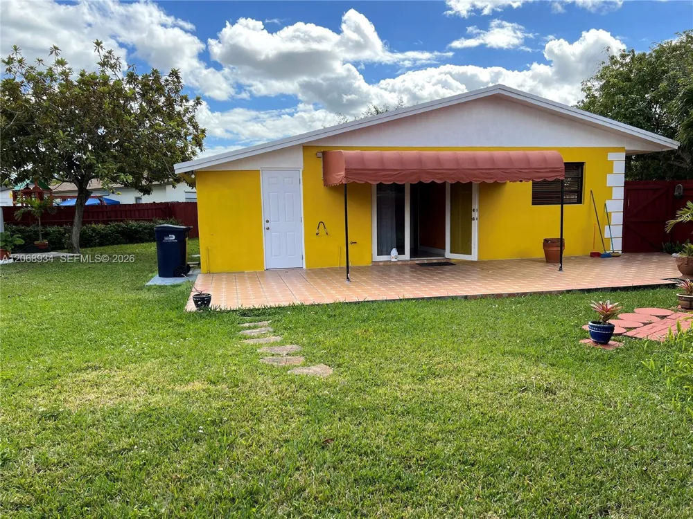 12135 SW 182nd Ter Miami, FL 33177