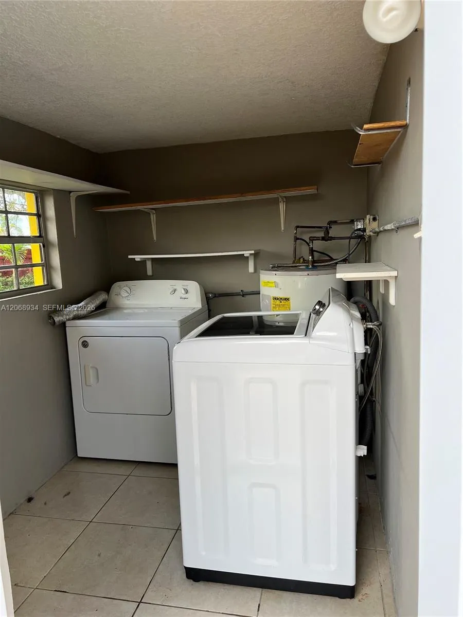 12135 SW 182nd Ter Miami, FL 33177