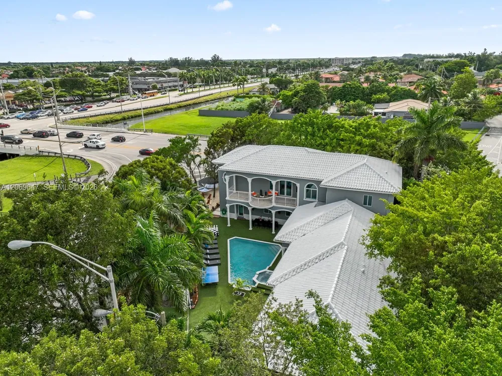 12141 Walsh Blvd Miami, FL 33184