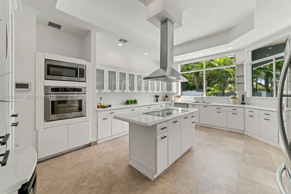 12141 Walsh Blvd Miami, FL 33184