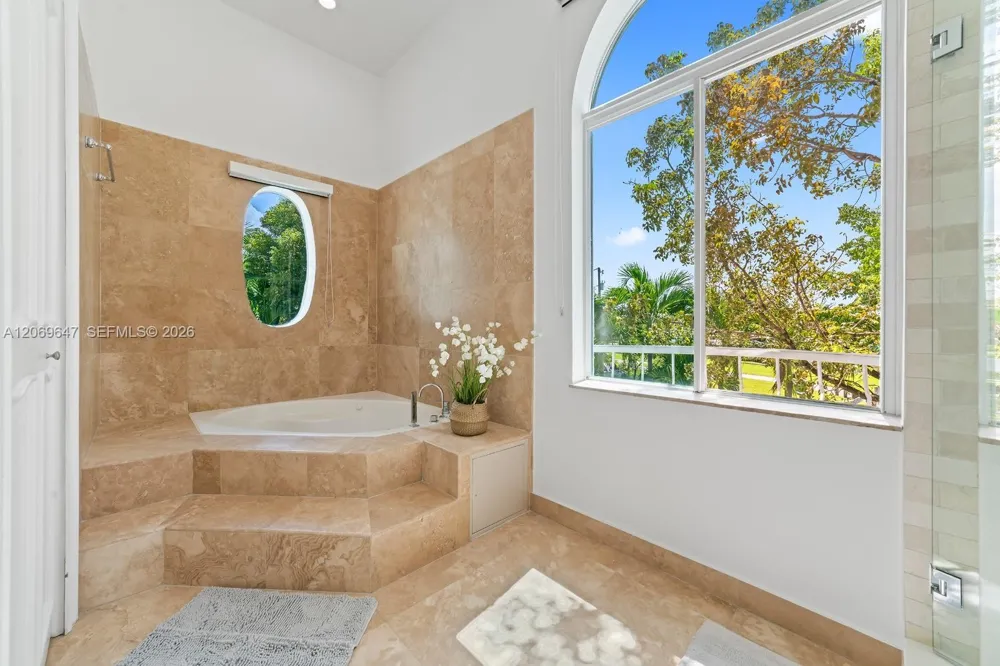 12141 Walsh Blvd Miami, FL 33184