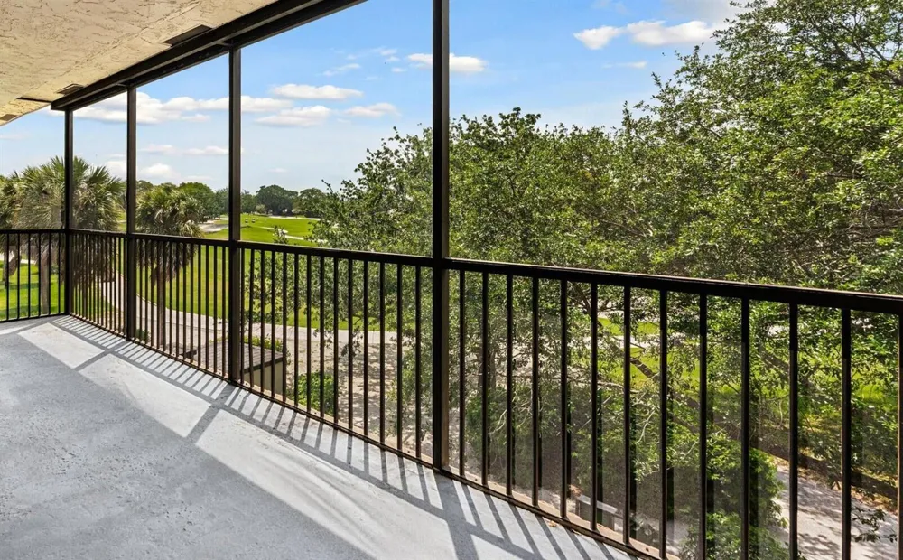 200 Jacaranda Country Club Drive #3c Plantation, FL 33324