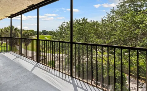 200 Jacaranda Country Club Drive #3c