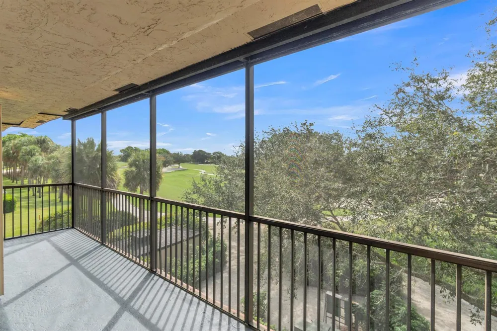200 Jacaranda Country Club Drive #3c Plantation, FL 33324
