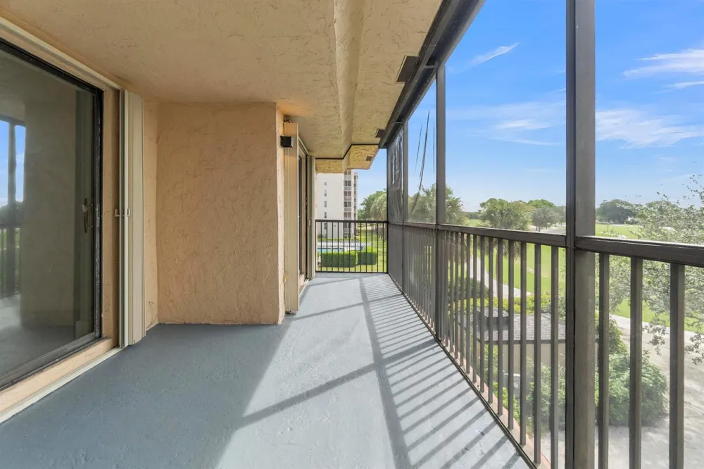 200 Jacaranda Country Club Drive #3c Plantation, FL 33324