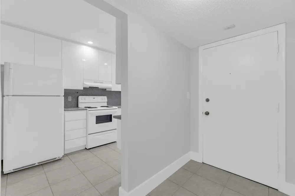 200 Jacaranda Country Club Drive #3c Plantation, FL 33324