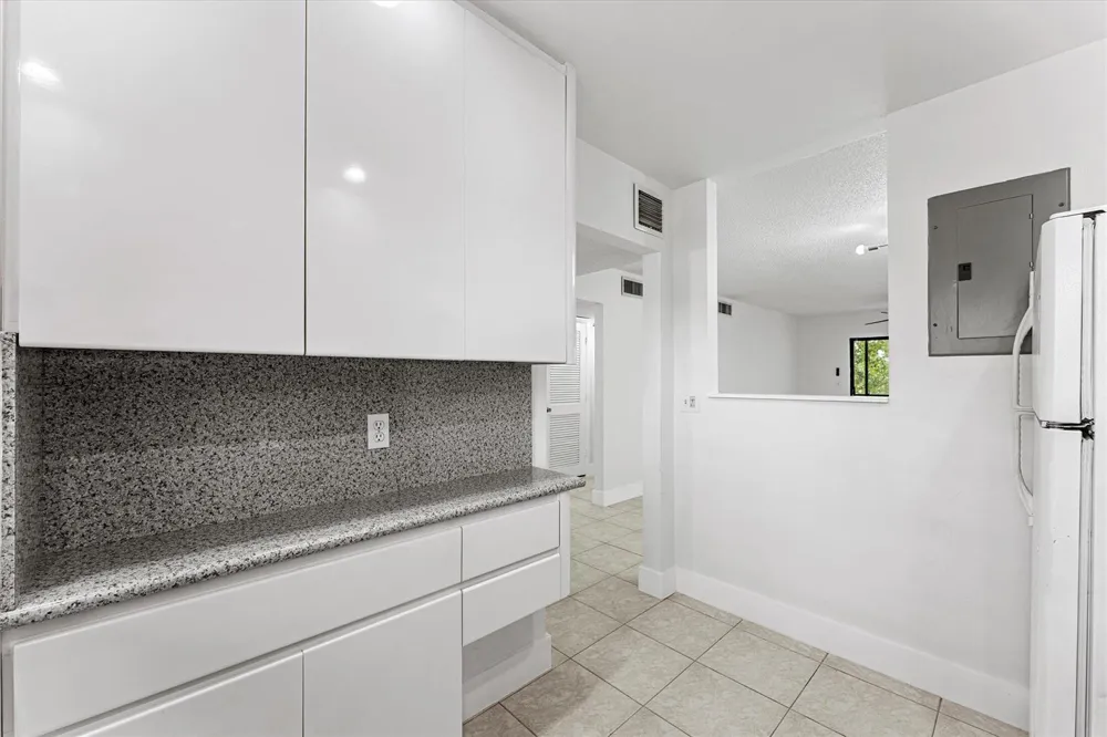 200 Jacaranda Country Club Drive #3c Plantation, FL 33324