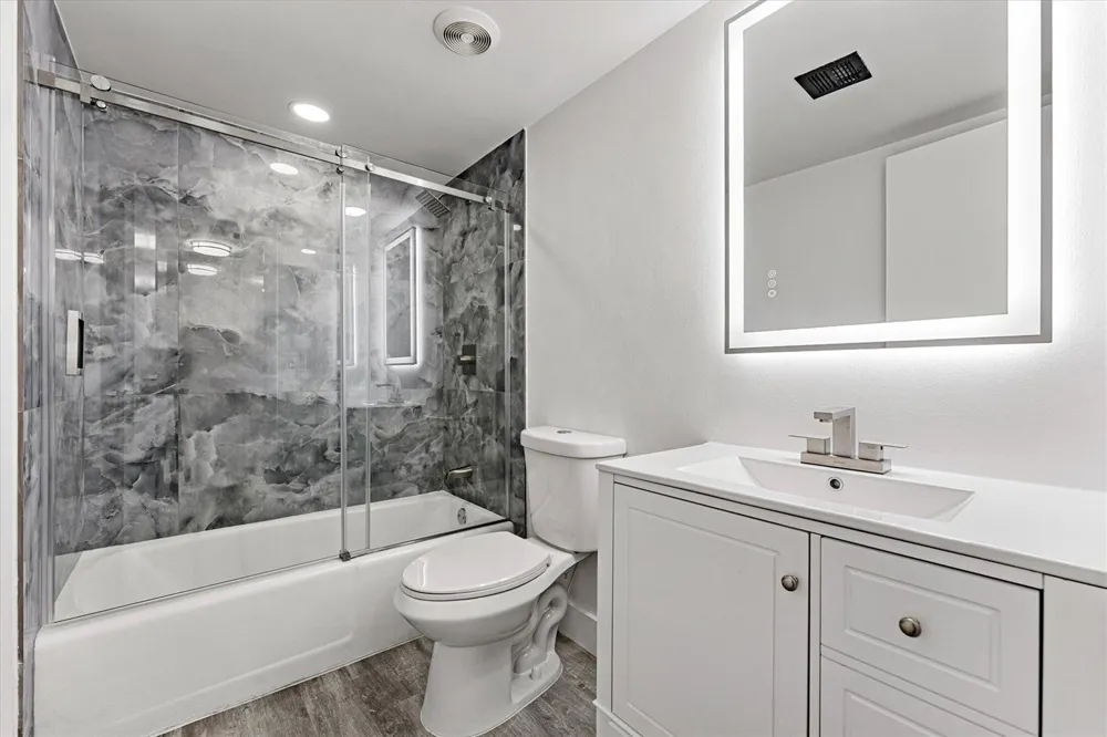 200 Jacaranda Country Club Drive #3c Plantation, FL 33324
