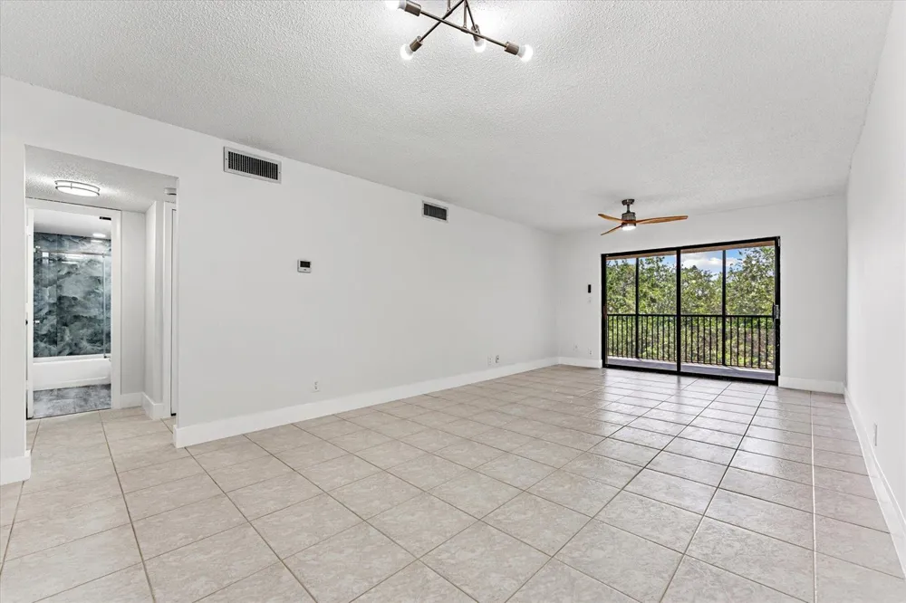 200 Jacaranda Country Club Drive #3c Plantation, FL 33324