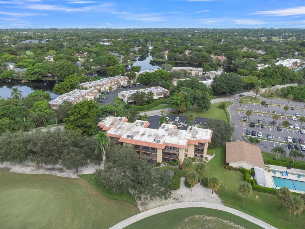 200 Jacaranda Country Club Drive #3c Plantation, FL 33324