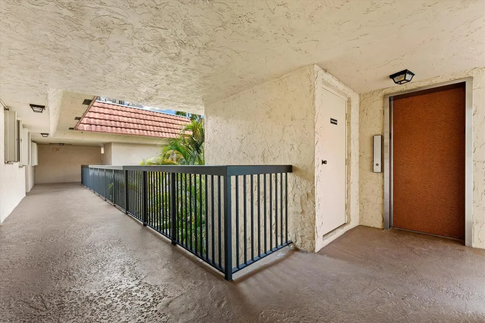 200 Jacaranda Country Club Drive #3c Plantation, FL 33324