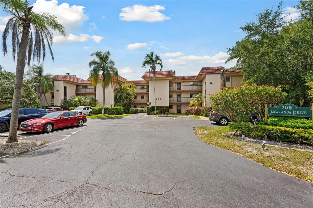 200 Jacaranda Country Club Drive #3c Plantation, FL 33324