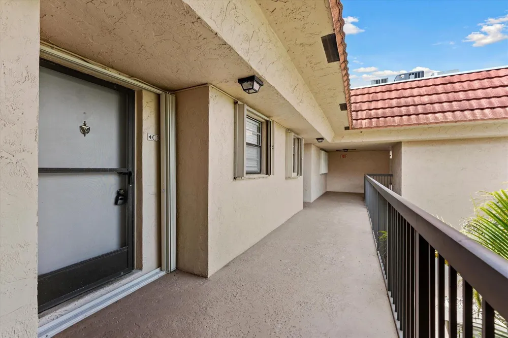 200 Jacaranda Country Club Drive #3c Plantation, FL 33324