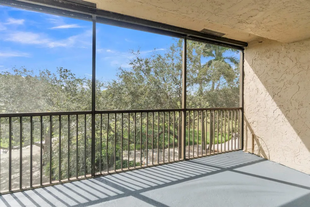 200 Jacaranda Country Club Drive #3c Plantation, FL 33324
