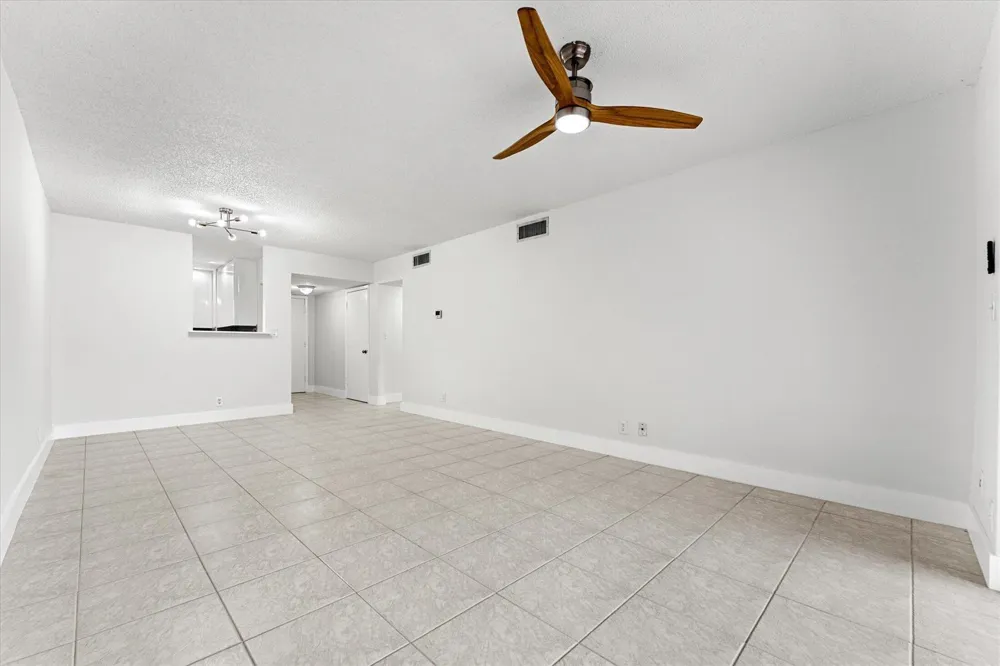 200 Jacaranda Country Club Drive #3c Plantation, FL 33324