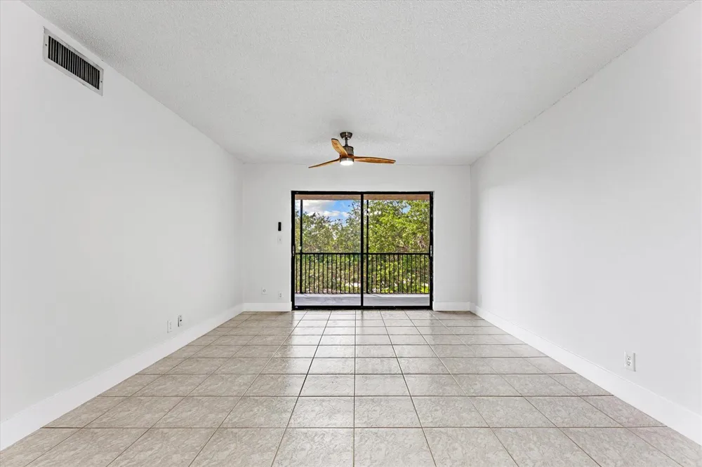 200 Jacaranda Country Club Drive #3c Plantation, FL 33324