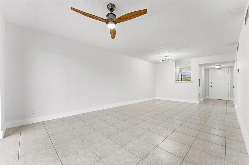 200 Jacaranda Country Club Drive #3c Plantation, FL 33324