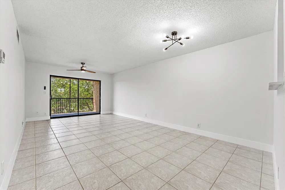 200 Jacaranda Country Club Drive #3c Plantation, FL 33324