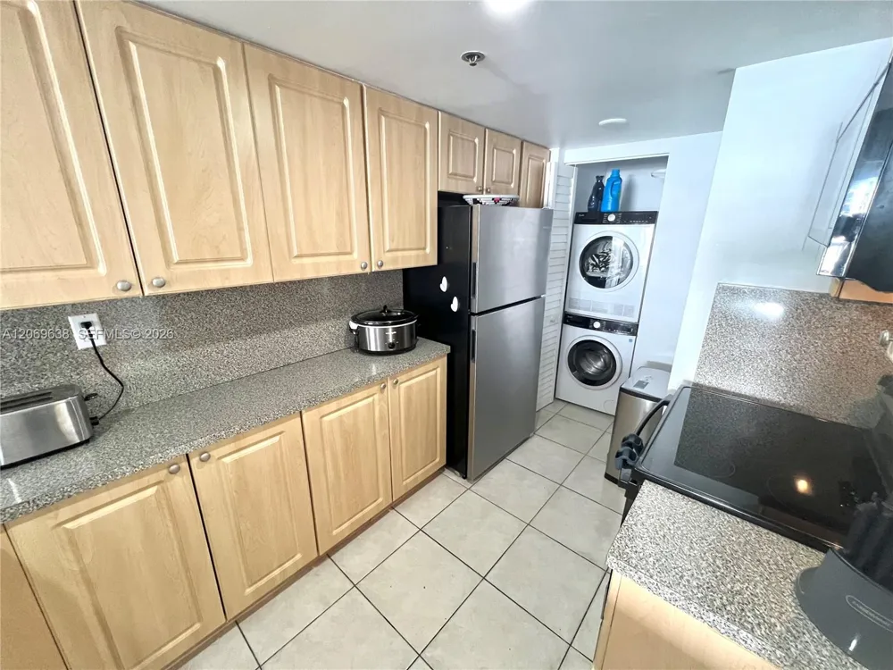 1717 Bayshore Dr #A-1450 Miami, FL 33132