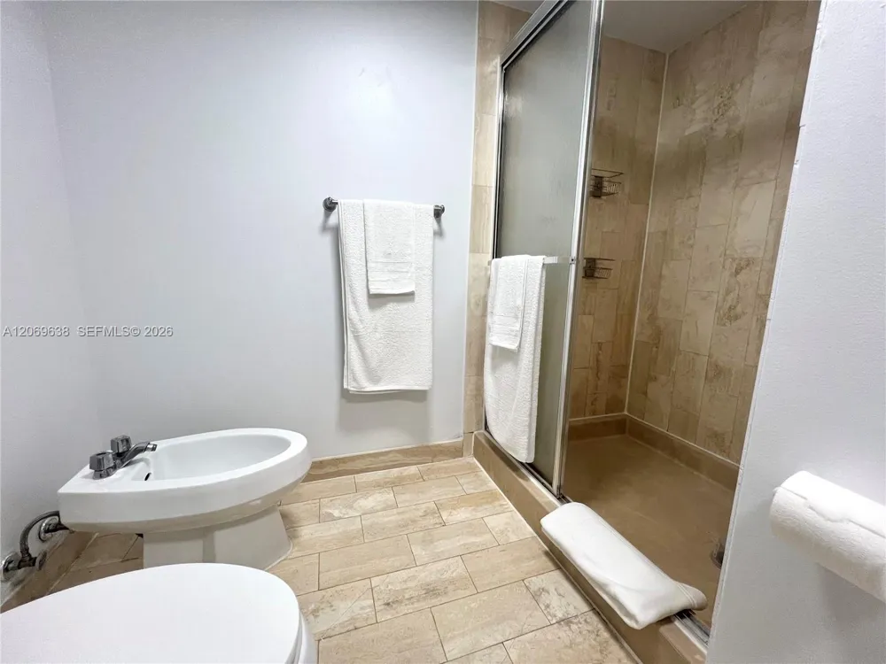 1717 Bayshore Dr #A-1450 Miami, FL 33132