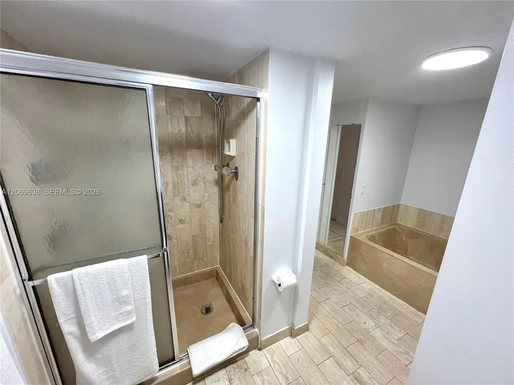 1717 Bayshore Dr #A-1450 Miami, FL 33132