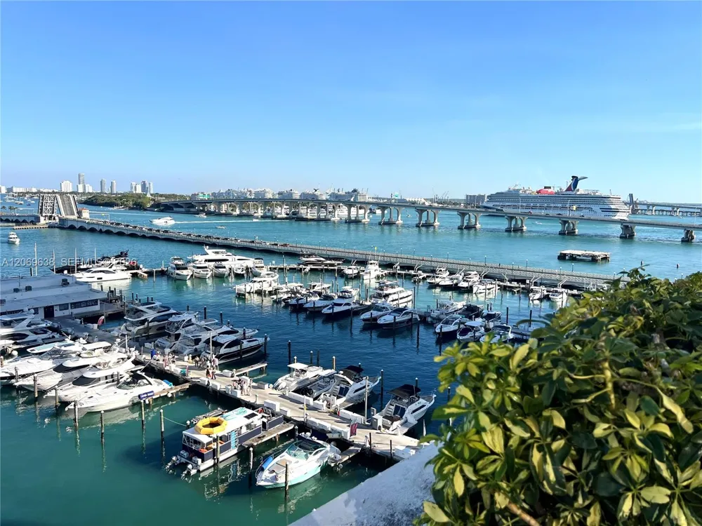1717 Bayshore Dr #A-1450 Miami, FL 33132