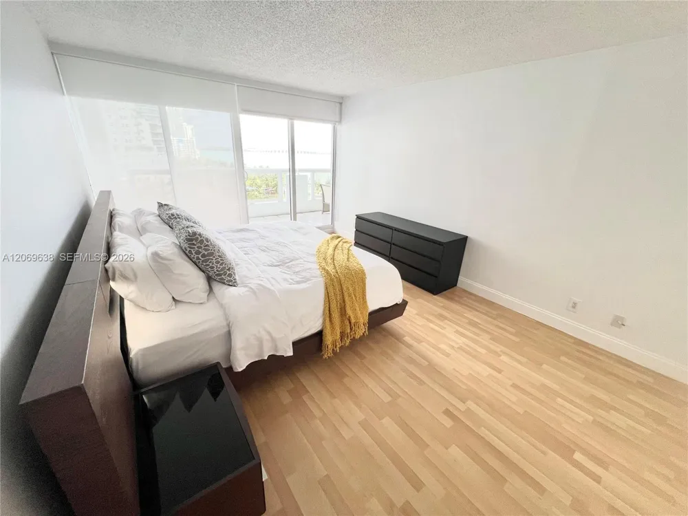 1717 Bayshore Dr #A-1450 Miami, FL 33132