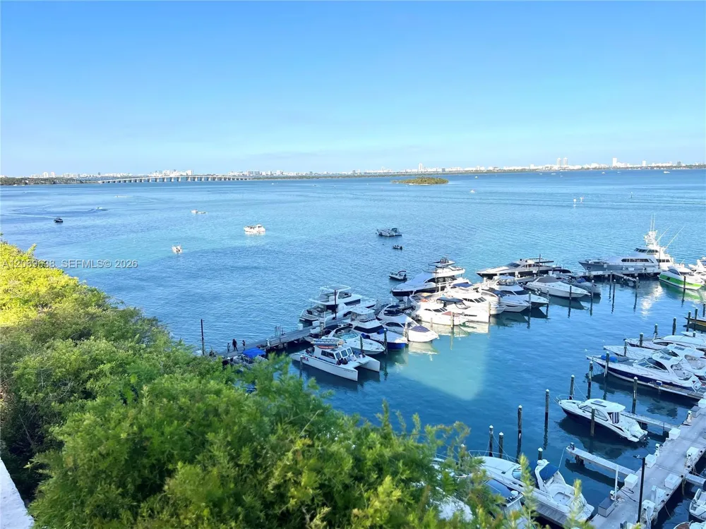 1717 Bayshore Dr #A-1450 Miami, FL 33132