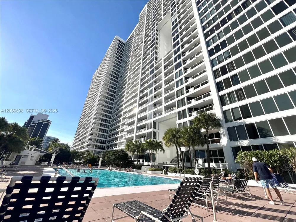 1717 Bayshore Dr #A-1450 Miami, FL 33132