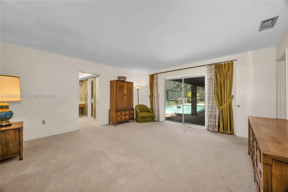 11800 SW 72nd Ave Pinecrest, FL 33156