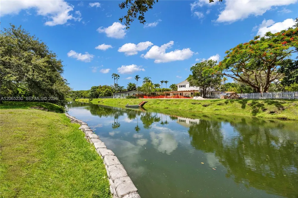 11800 SW 72nd Ave Pinecrest, FL 33156