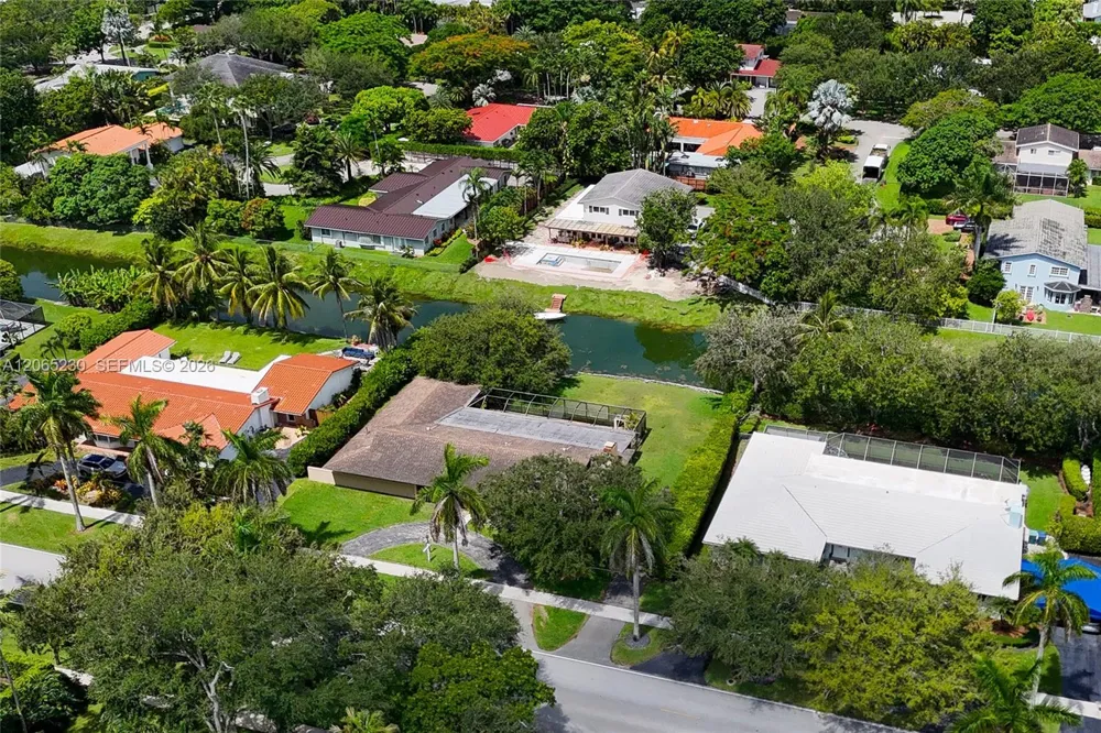 11800 SW 72nd Ave Pinecrest, FL 33156