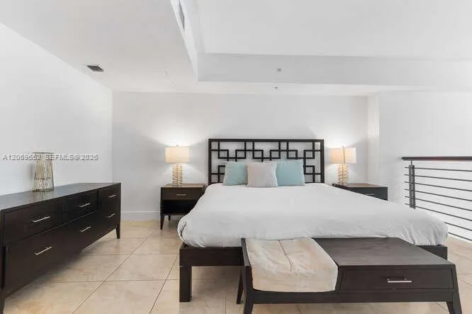 41 SE 5th St #308 Miami, FL 33131