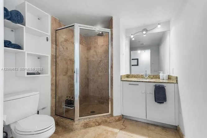 41 SE 5th St #308 Miami, FL 33131