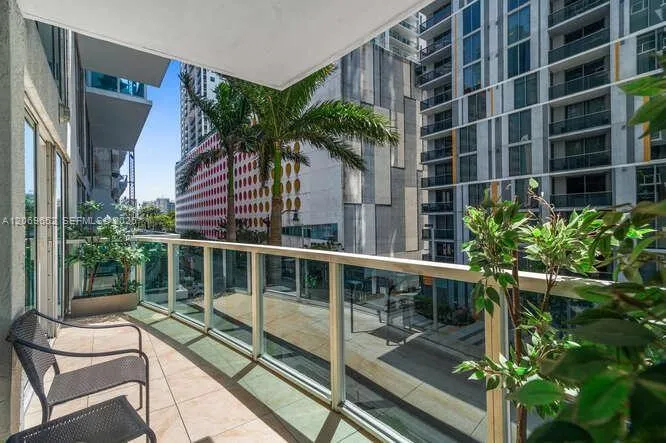 41 SE 5th St #308 Miami, FL 33131