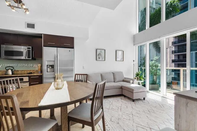 41 SE 5th St #308 Miami, FL 33131