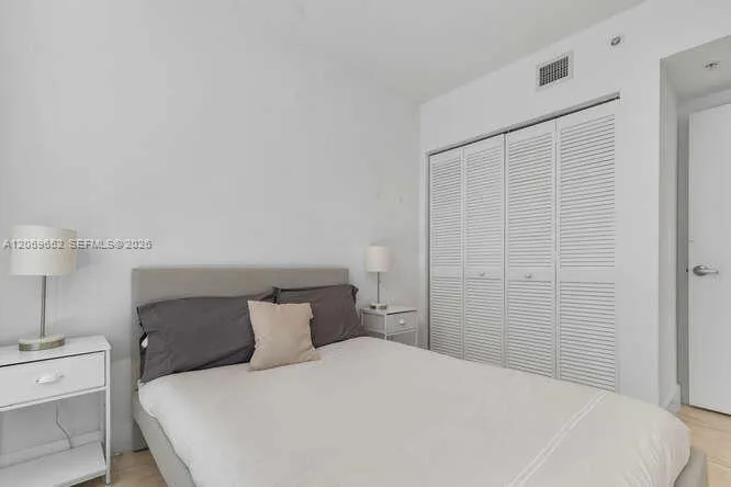 41 SE 5th St #308 Miami, FL 33131