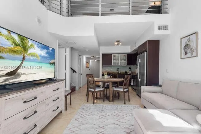 41 SE 5th St #308 Miami, FL 33131