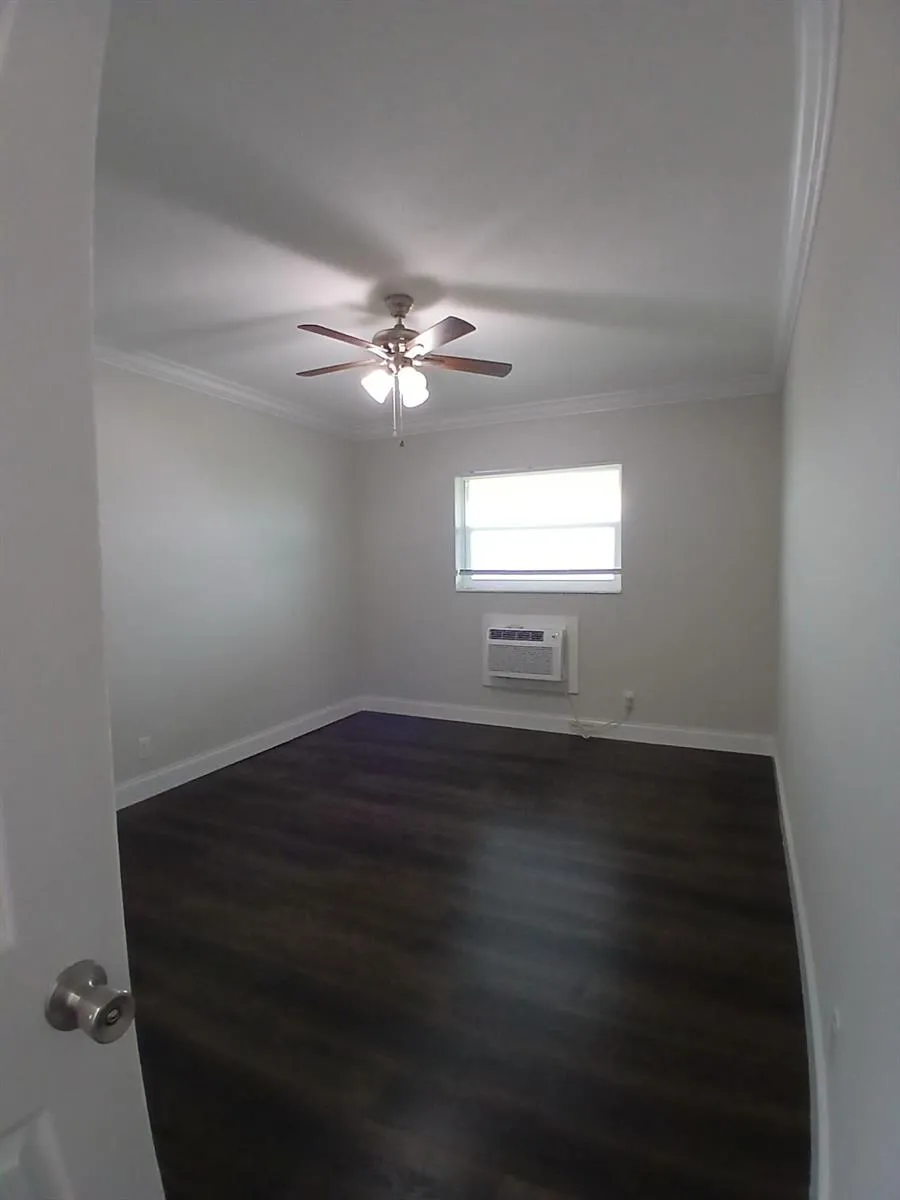1480 E SAMPLE ROAD #307 Pompano Beach, FL 33064