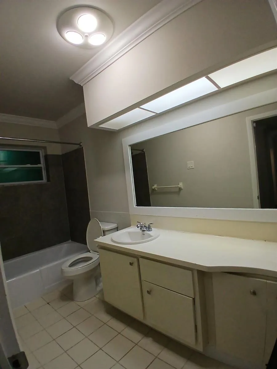 1480 E SAMPLE ROAD #307 Pompano Beach, FL 33064
