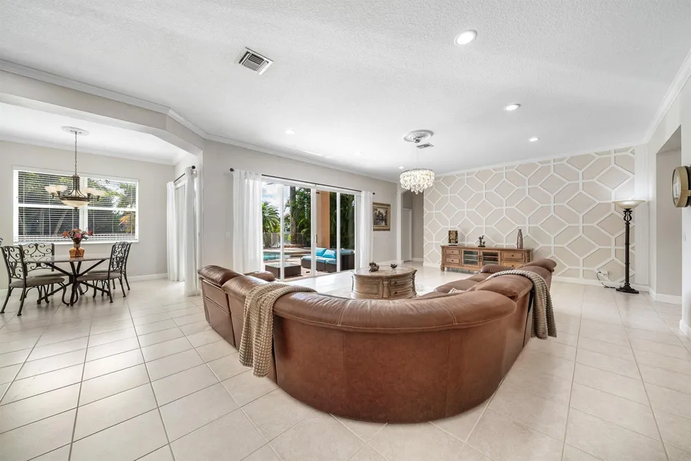 7346 Denicola Lane Lake Worth, FL 33467